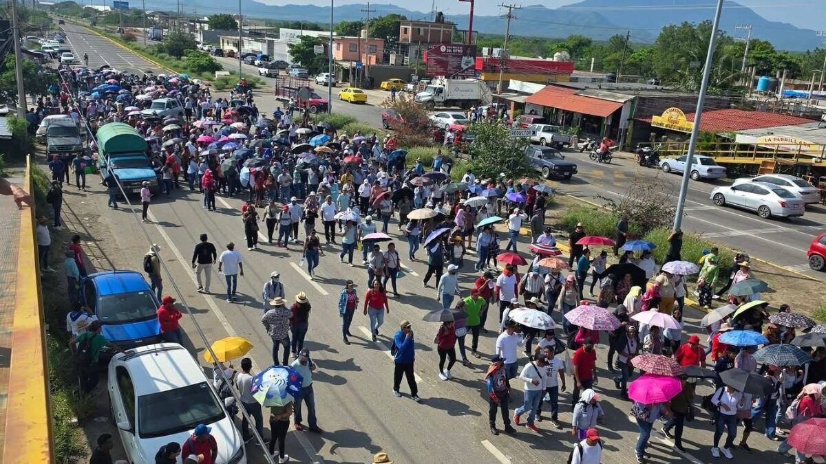 Con paro, bloqueos y marchas, Sección 22 de la CNTE en Oaxaca exige investigar presuntas plazas irregulares