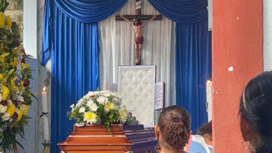 Despiden con música y flores al periodista oaxaqueño Hamurabi Huesca Manzano