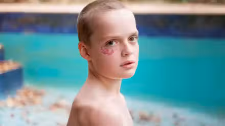 Jonah Wren Phillips como Oliver en Bring Her Back