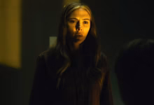 El reinicio del exorcista de Scarlett Johansson y Mike Flanagan presenta oficialmente la historia del crimen detectivesco