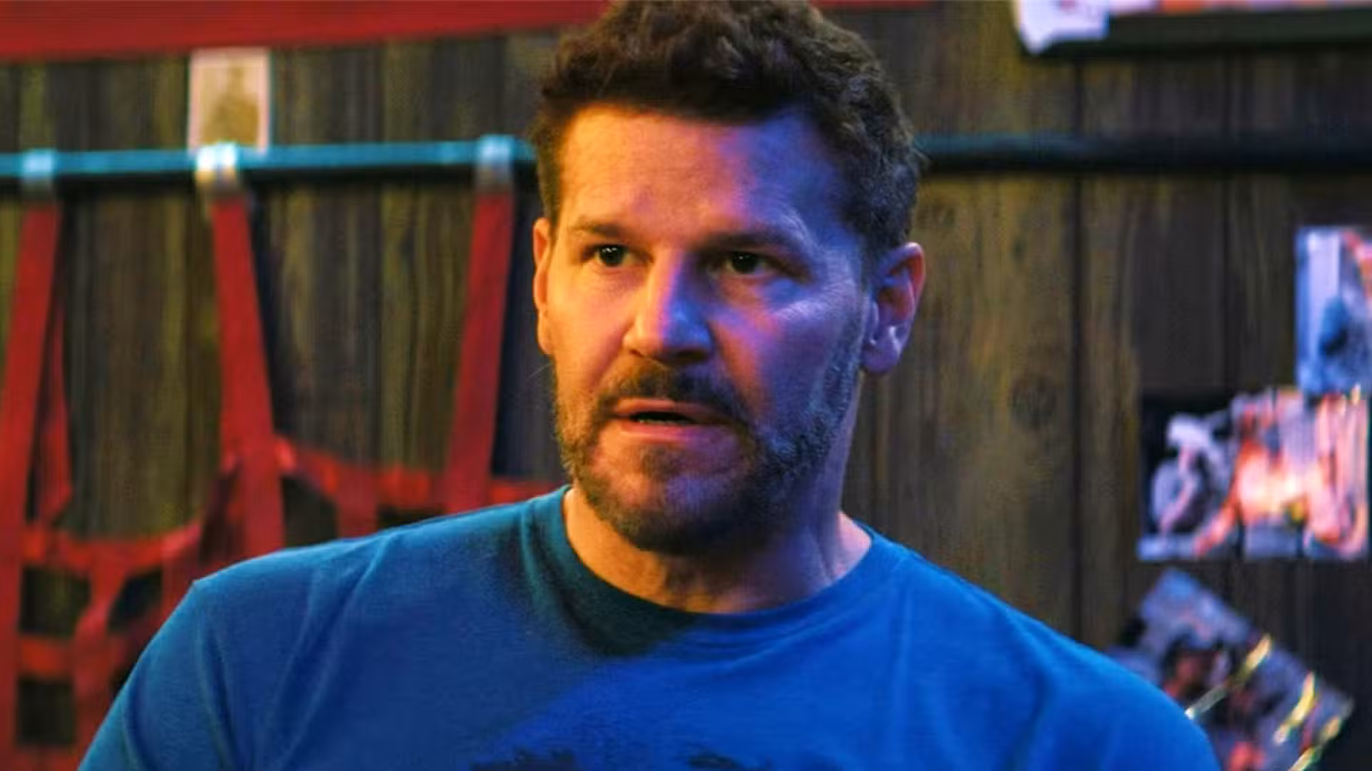 David Boreanaz como Jason Hayes en un episodio de SEAL Team