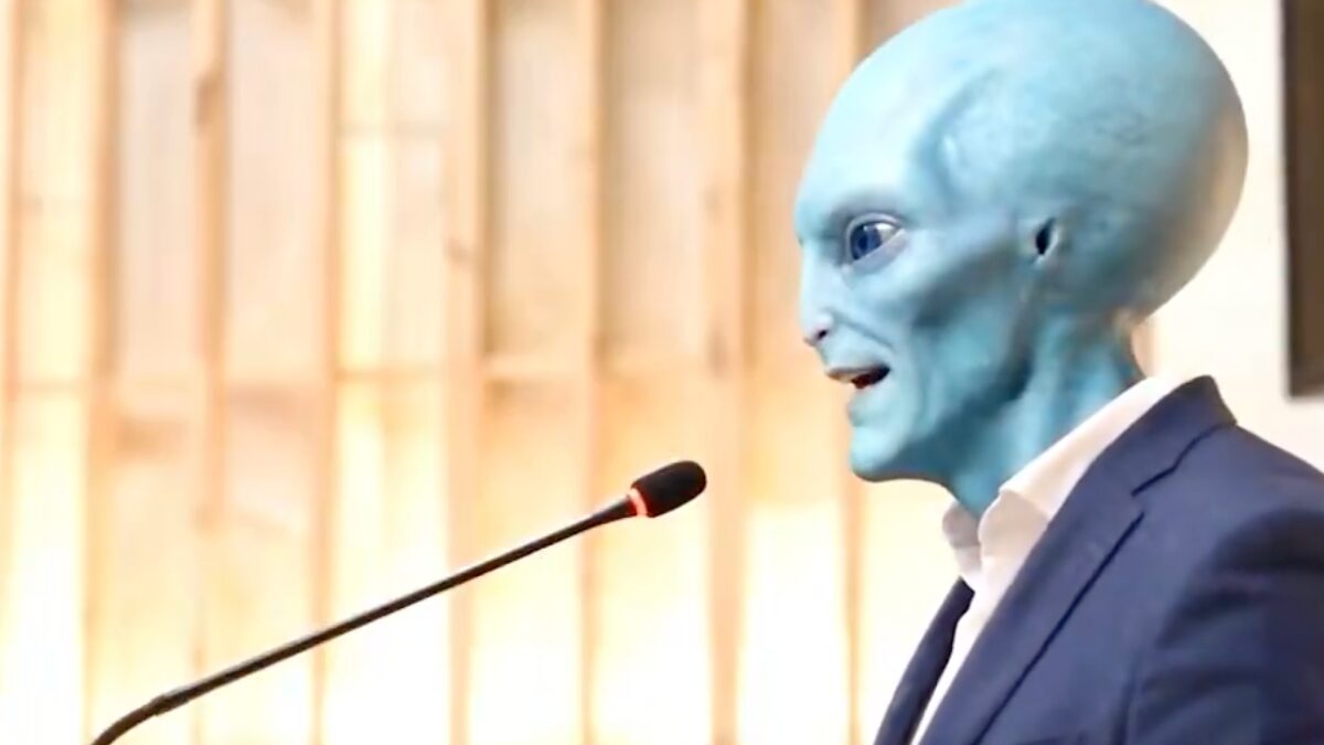 Extraterrestres y ovnis en el informe del diputado de Puebla, Roberto Zataráin