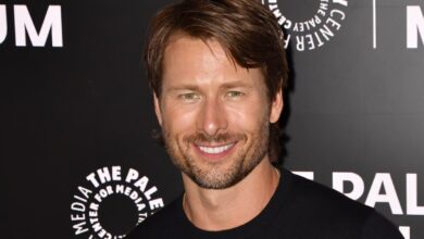 Glen Powell aborda oficialmente los informes del remake de acción de Kurt Russell 2 años después