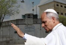 Gobierno argentino mueve a mil 400 reclusos de la prisión que visitará el papa León XIV
