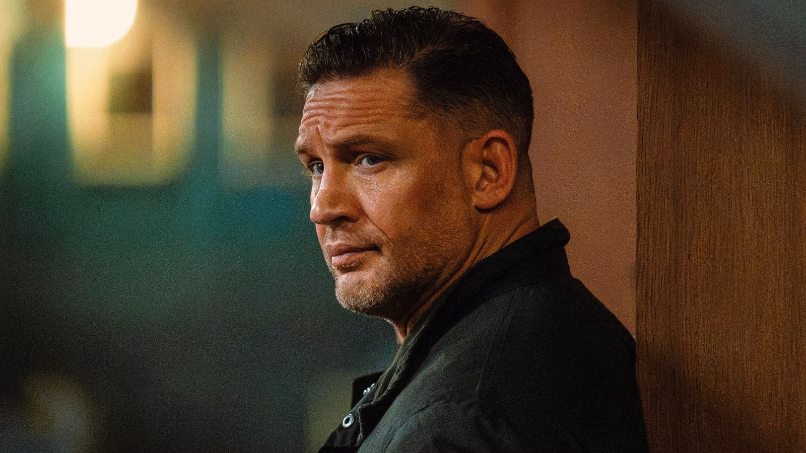 La historia del villano "Darker & Weirder" de la serie criminal de Tom Hardy y Guy Ritchie adelantada por una estrella