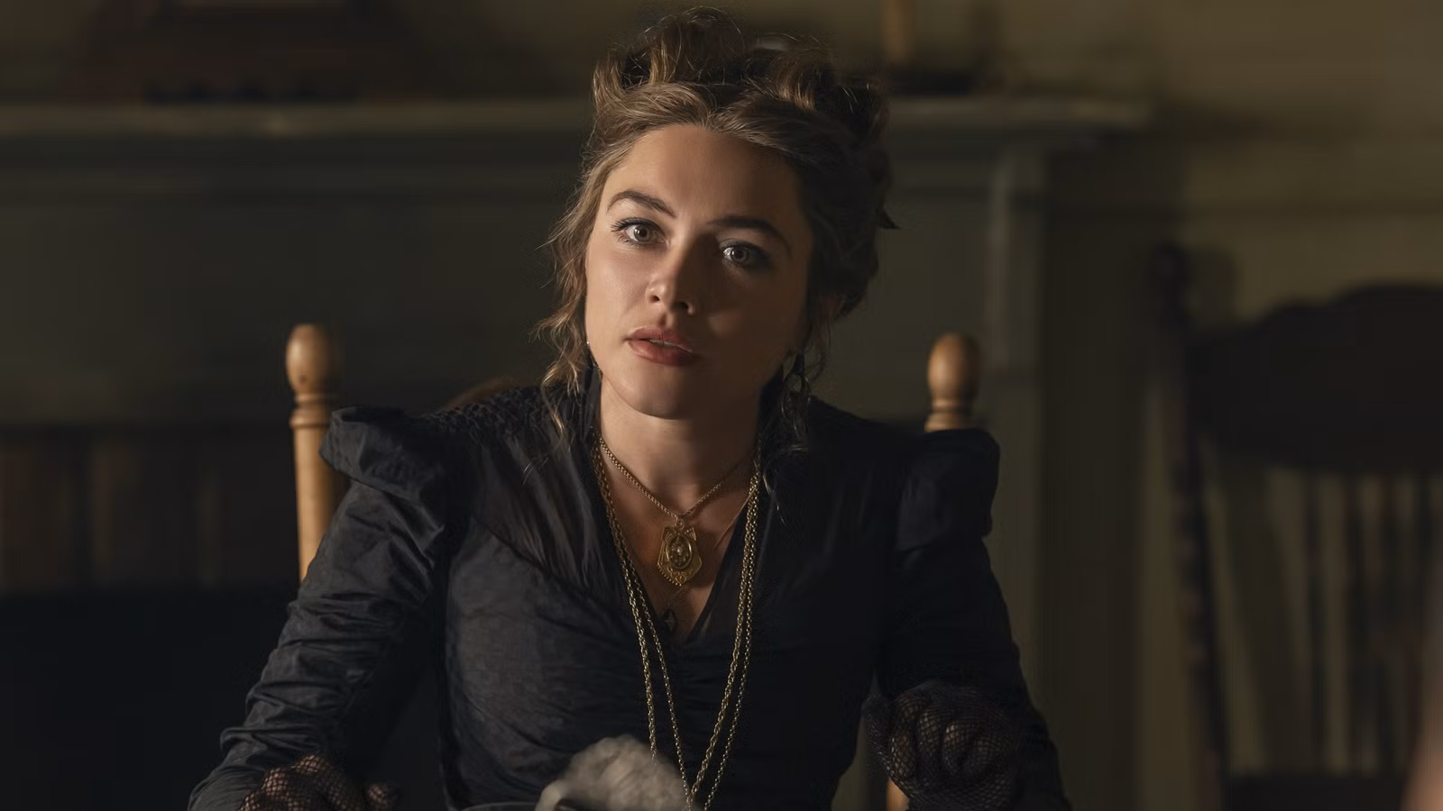 Los principales cambios de la adaptación de Netflix a una novela de 74 años explicados por Florence Pugh
