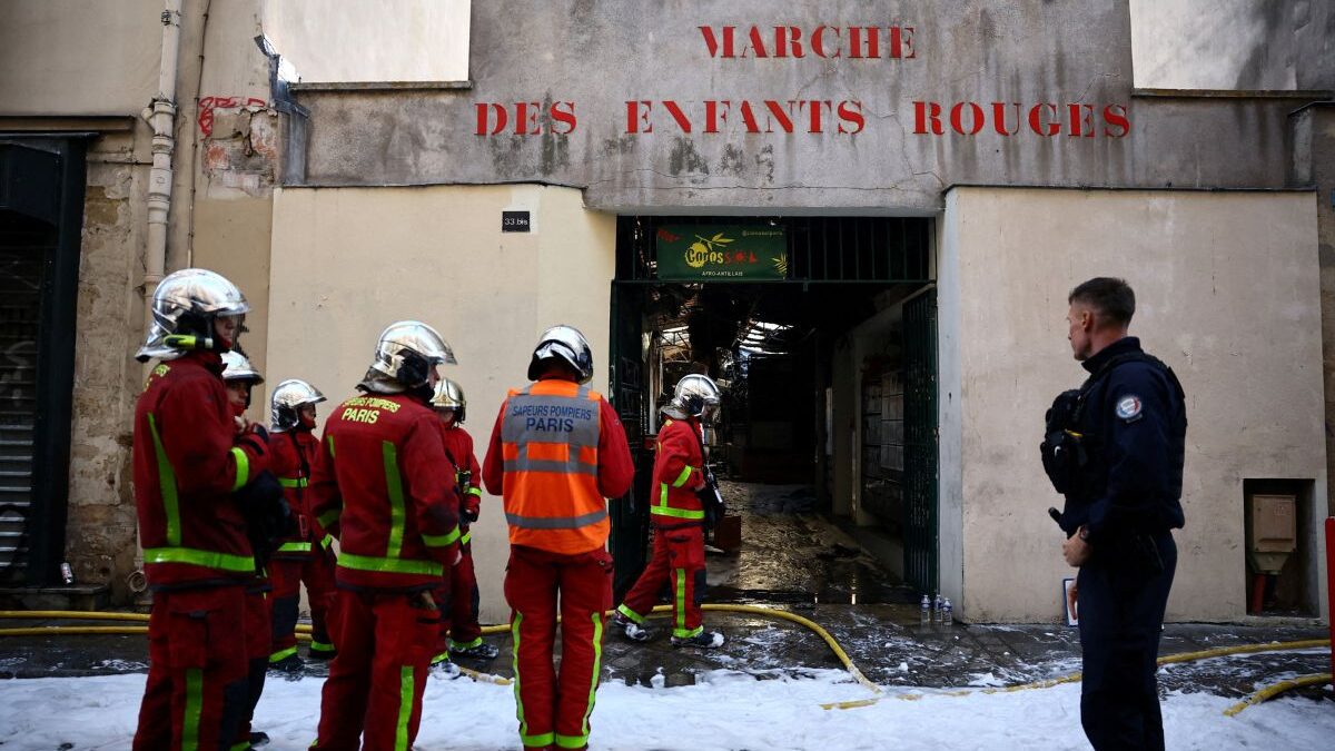 Se incendia el mercado de los Enfants Rouges, el más antiguo de París