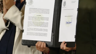 Sheinbaum firma decreto para proteger a menores en redes sociales