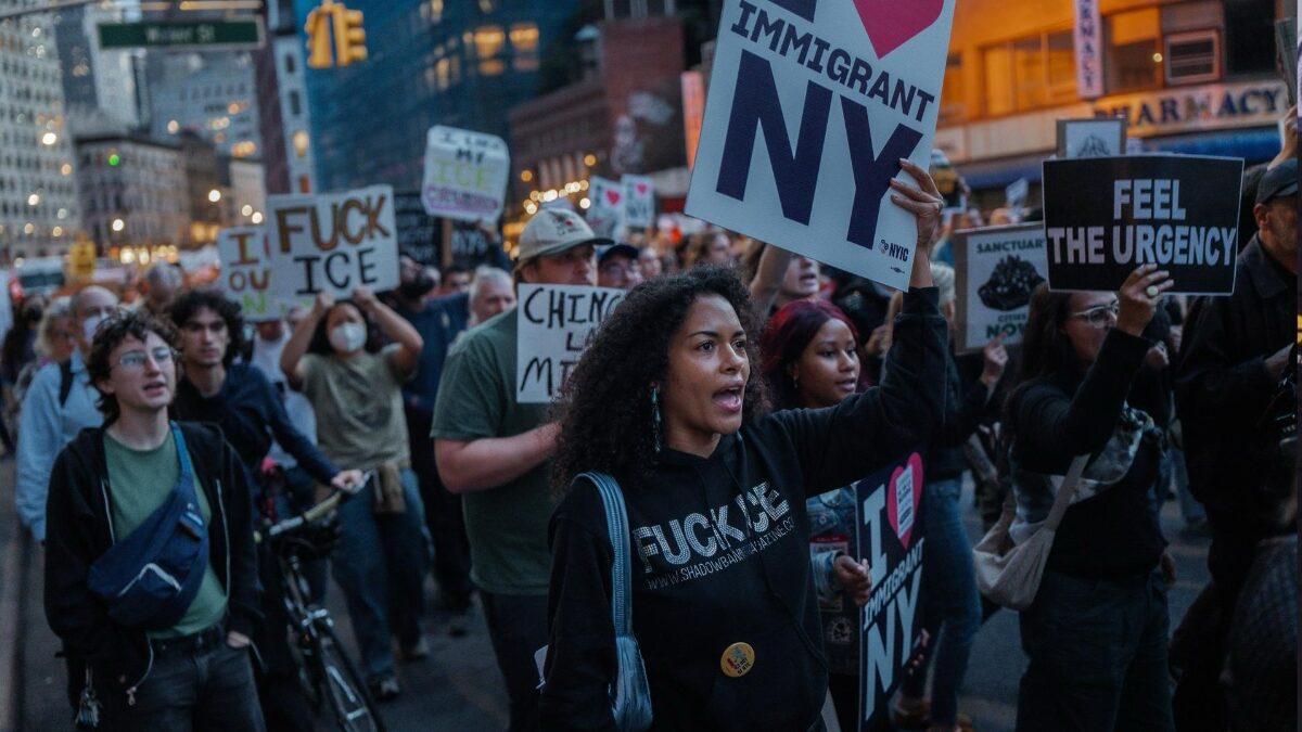 Toman las calles de Nueva York para protestar contra ICE tras el disparo a un inmigrante en el Bronx