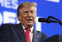 Trump bromea con rebautizar el Atlántico o el Pacífico como 'océano Trump'