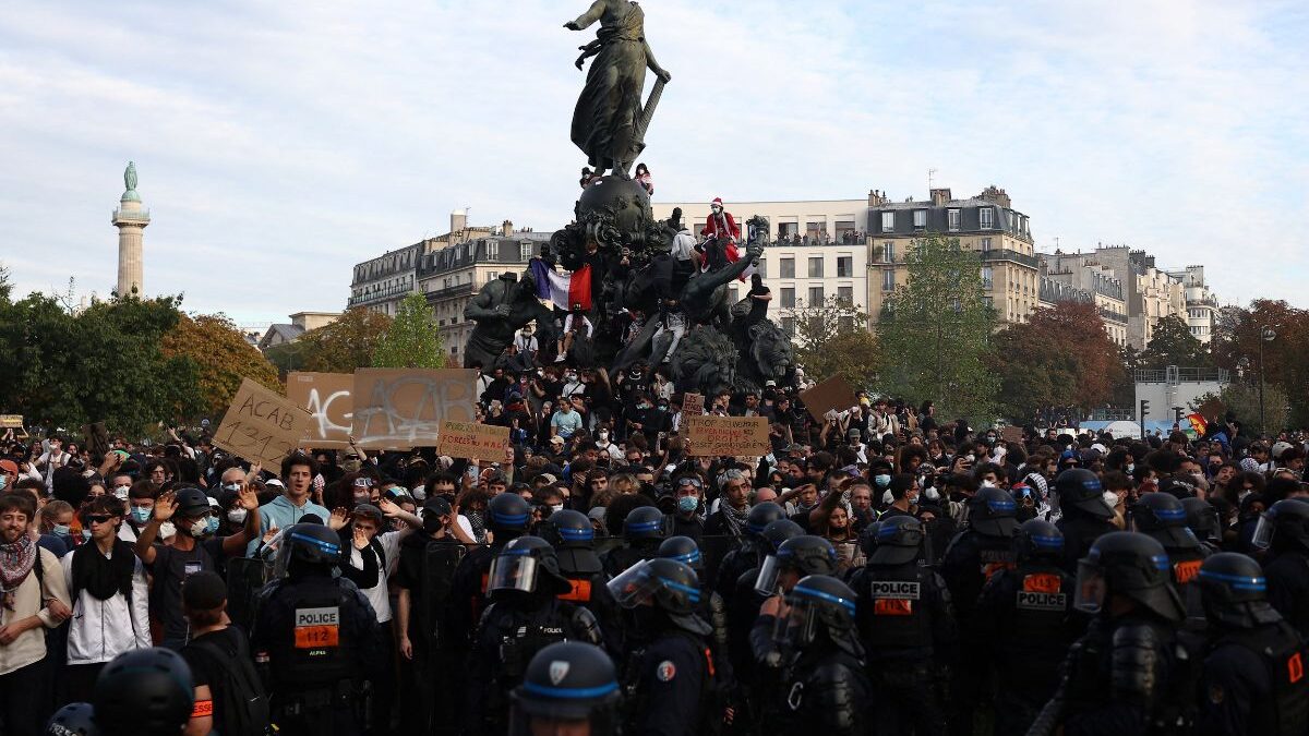 Trump dice que las protestas en Francia reflejan que el islam quiere 'apoderarse' del país