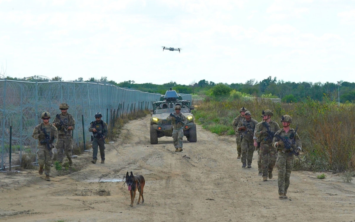 Trump prohíbe drones en la frontera con México